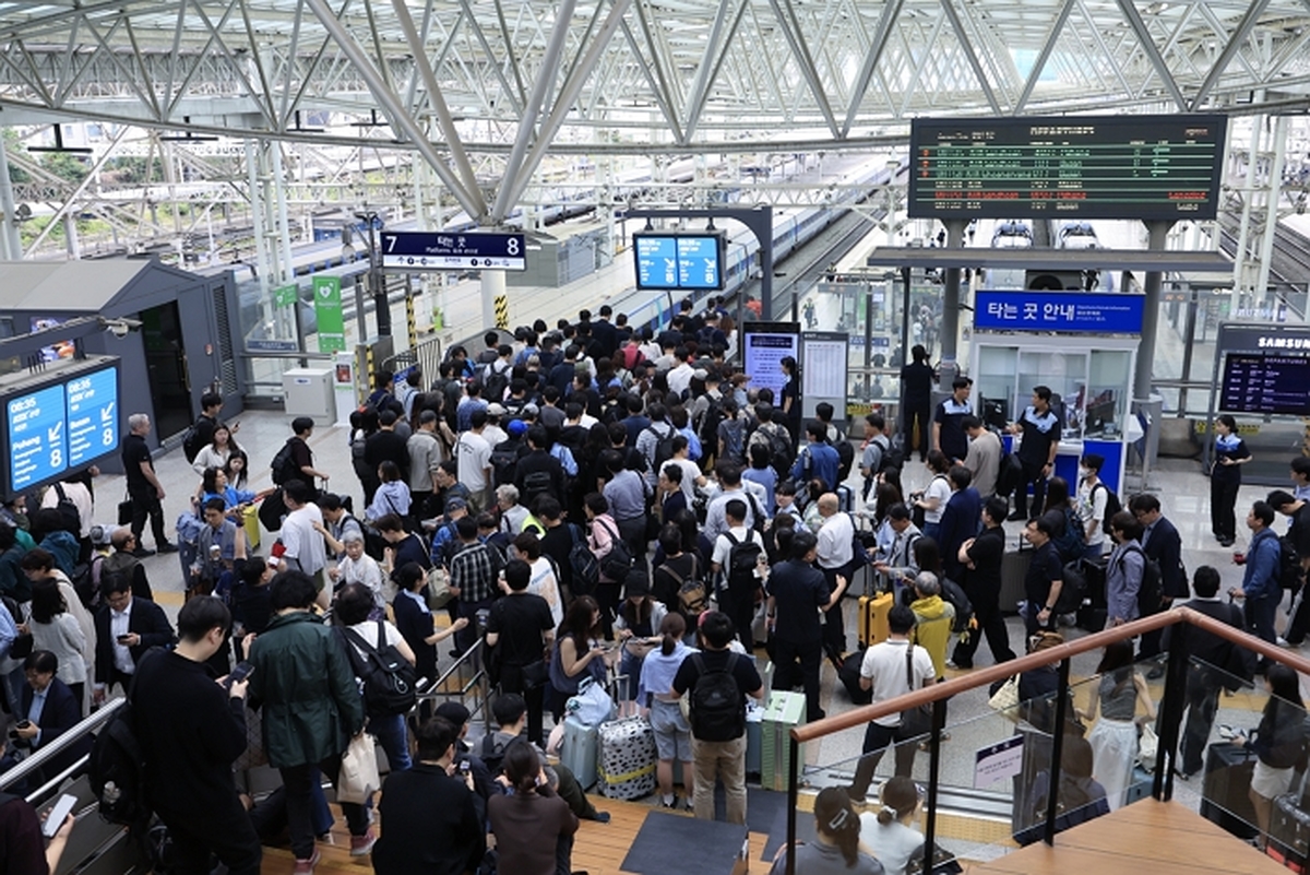 origin_혼잡한모습의서울역.jpg