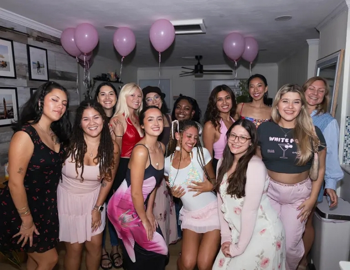 nosejob-boob-job-parties-girls-128434146.jpg