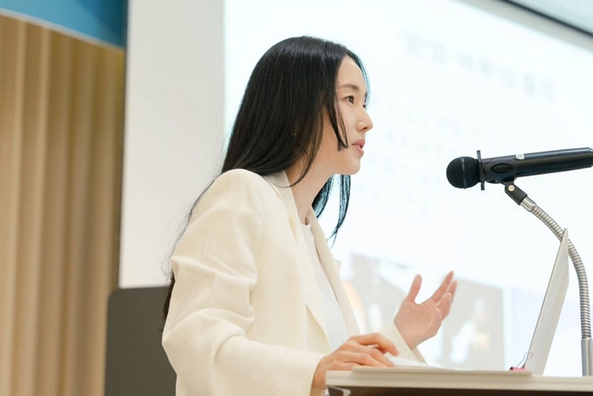 서울대에서 이정현의 브랜드 시대 그리고 롱런의 힘 에 대해 특강을 했습니다. 오랜만에 PPT도 만들어보고 즐거운 시간이였어요🙌.jpg