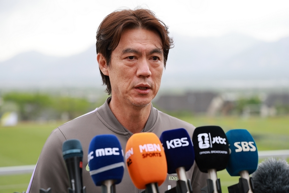 origin_인터뷰하는홍명보감독.jpg