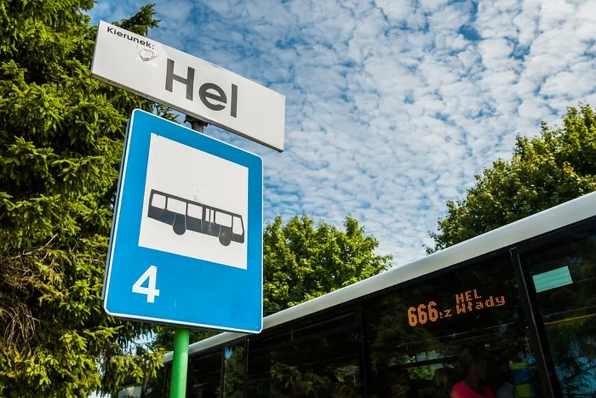 666-bus-route-takes-travelers-129416131.jpg