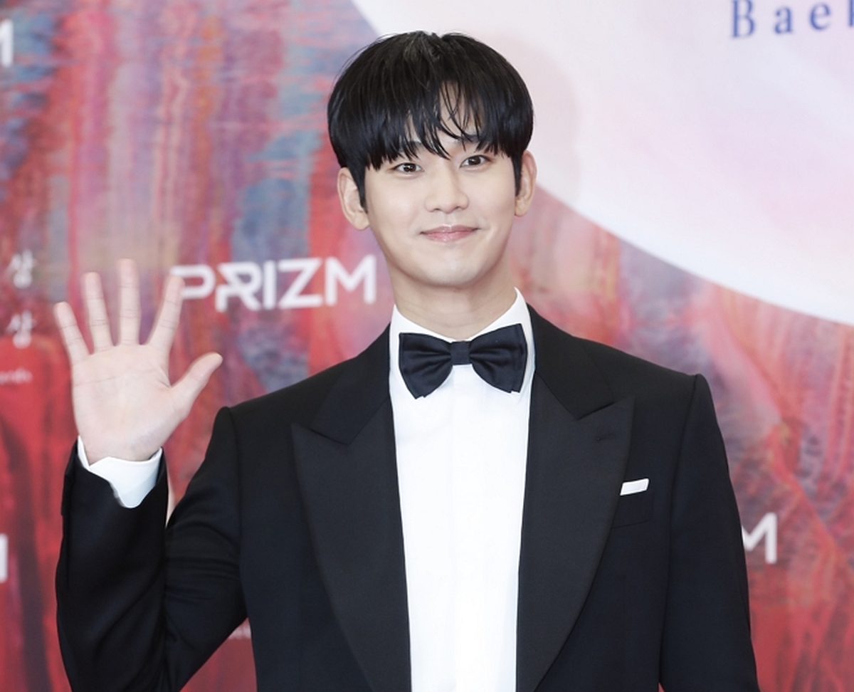 origin_김수현백상뜬백현우.jpg