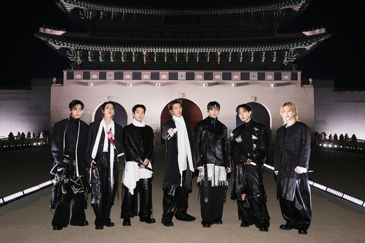 origin_경복궁앞에선BTS.jpg