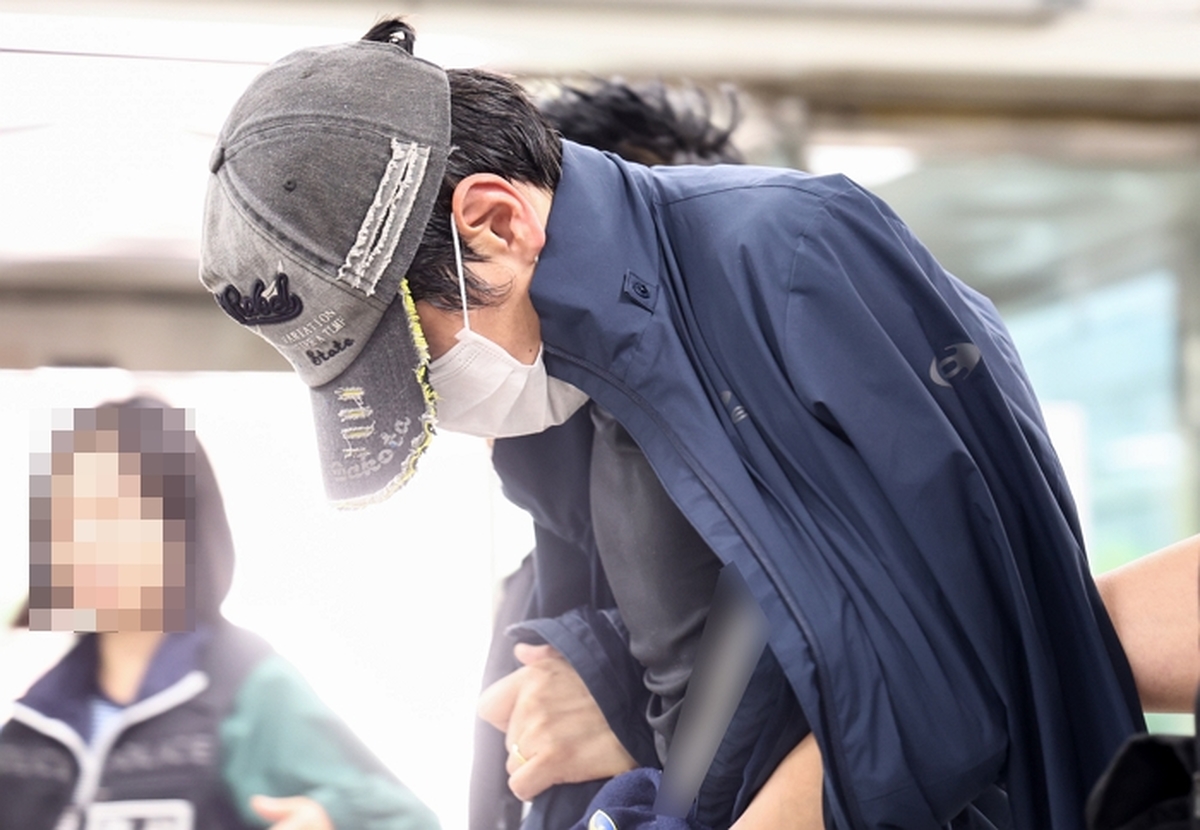 origin_구속심사출석하는김규리자택침입강도혐의40대남성.jpg