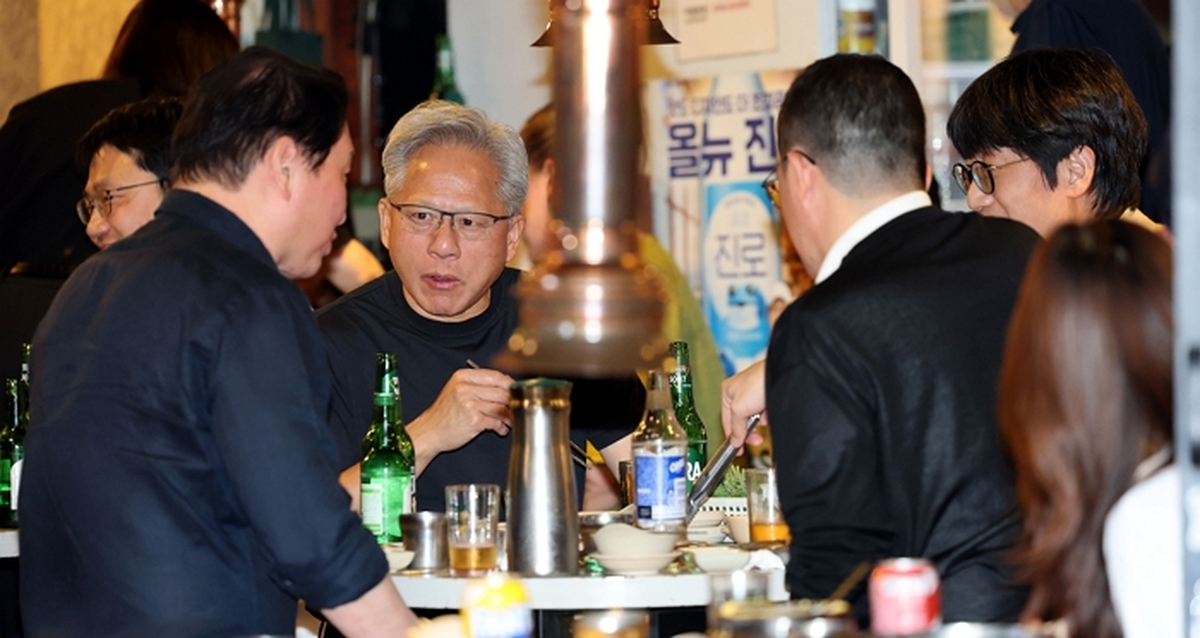 origin_젠슨황CEO홍대서삼겹살회동.jpg
