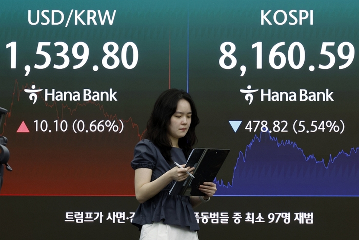 origin_환율은치솟고…코스피는떨어지고 (1).jpg