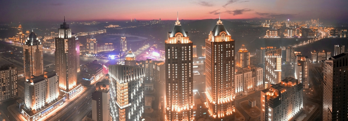 (평양 노동신문=뉴스1) = 북한 노동당 기관지 노동신문이 지난 5월 12일 평양시 5만 세대 살림집 건설 결과를 선전하며 