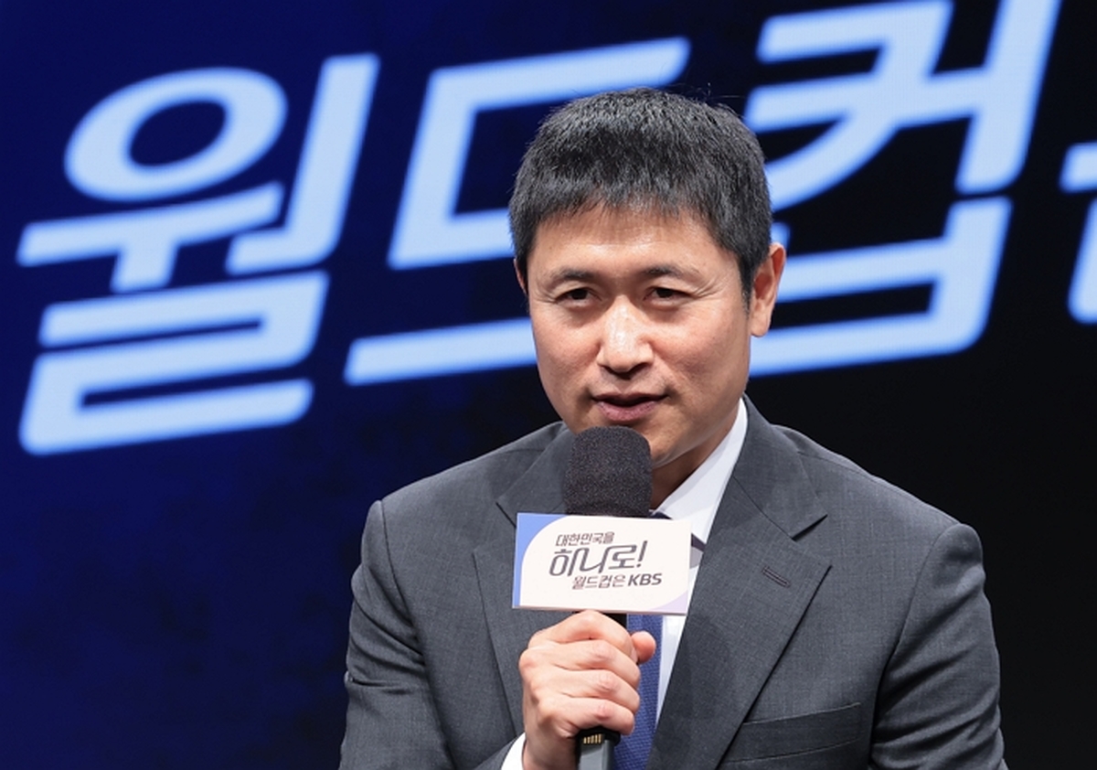 origin_이영표해설위원날카로운눈빛.jpg
