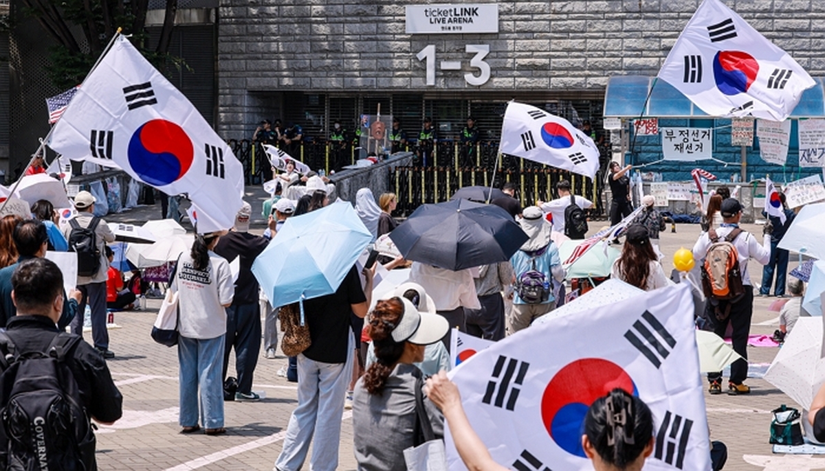 origin_재선거외치는시민들.jpg