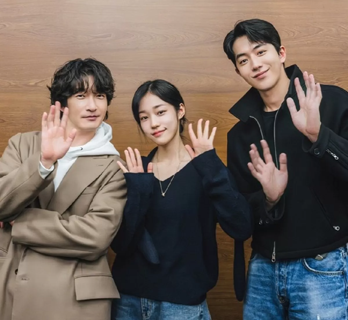 배우 남주혁, 노윤서, 조승우가 넷플릭스 동궁 대본리딩에 임하고 있다. [사진=넷플릭스]