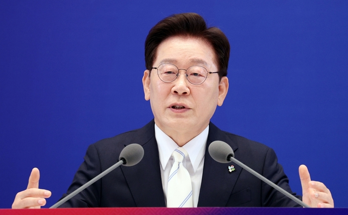 origin_취임1주년기자회견발언하는이재명대통령.jpg