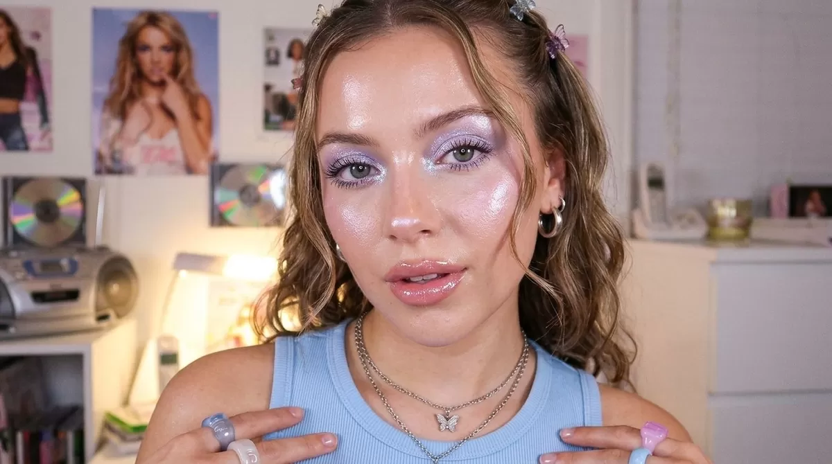Y2K makeup pearl skin