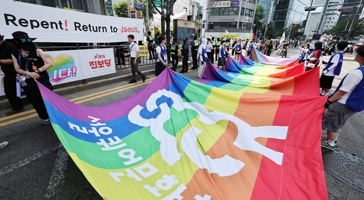 origin_2025서울퀴어문화축제퍼레이드.jpg