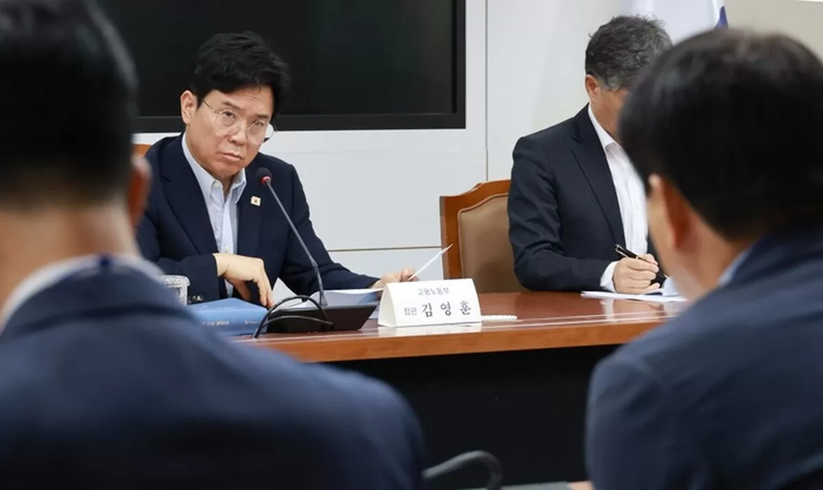 반복된 사망사고에 노동장관 호출당한 장인화... 포스코 안전 리스크, 회장 책임으로 번졌다