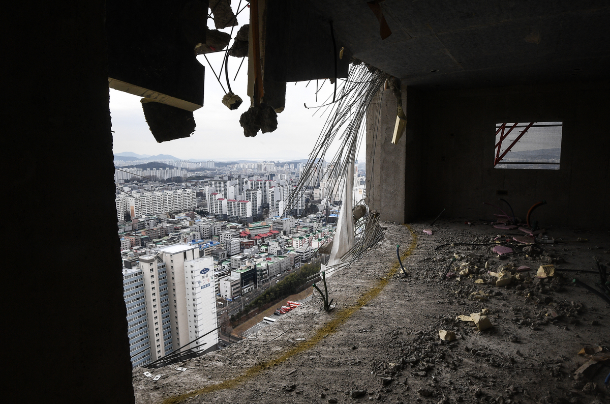 IPARK로 새 출발한 현대산업개발, '17명 사상' 광주 학동 참사의 그림자는 여전