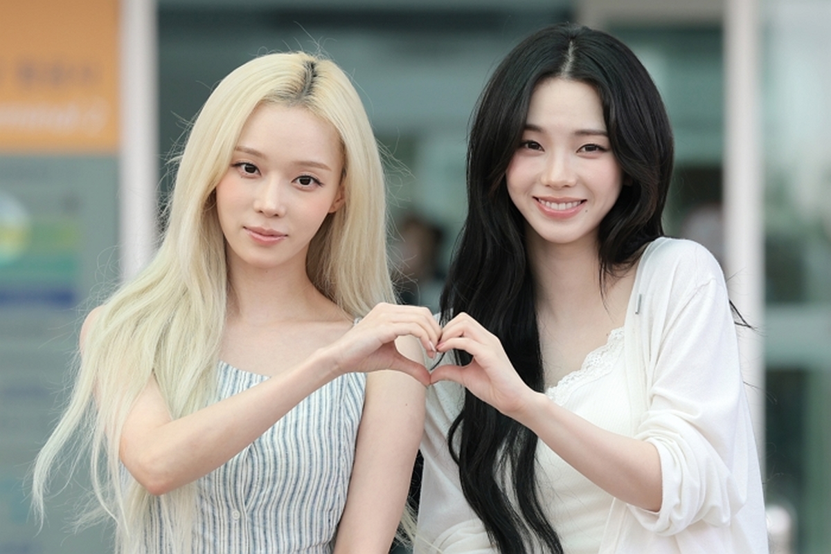 origin_윈터·카리나월드컵응원단합류.jpg