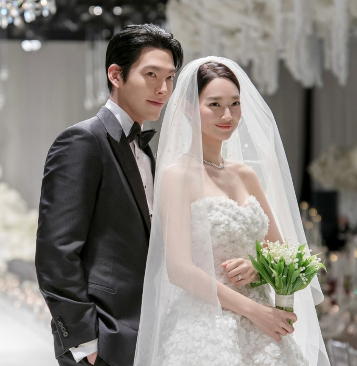 김우빈과 ‘10년 열애’ 끝에 결혼한 신민아 “결혼은 늦게 할수록 좋다”