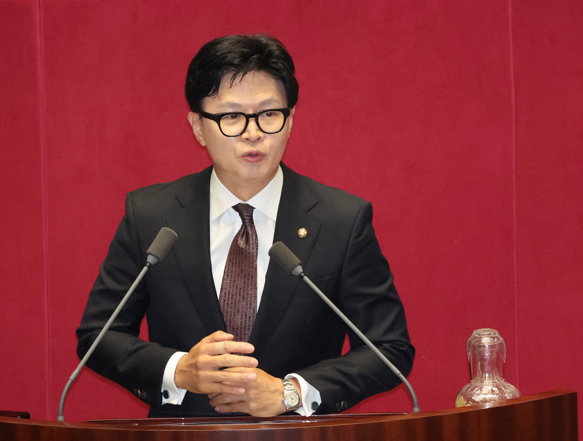origin_인사말하는한동훈의원.jpg