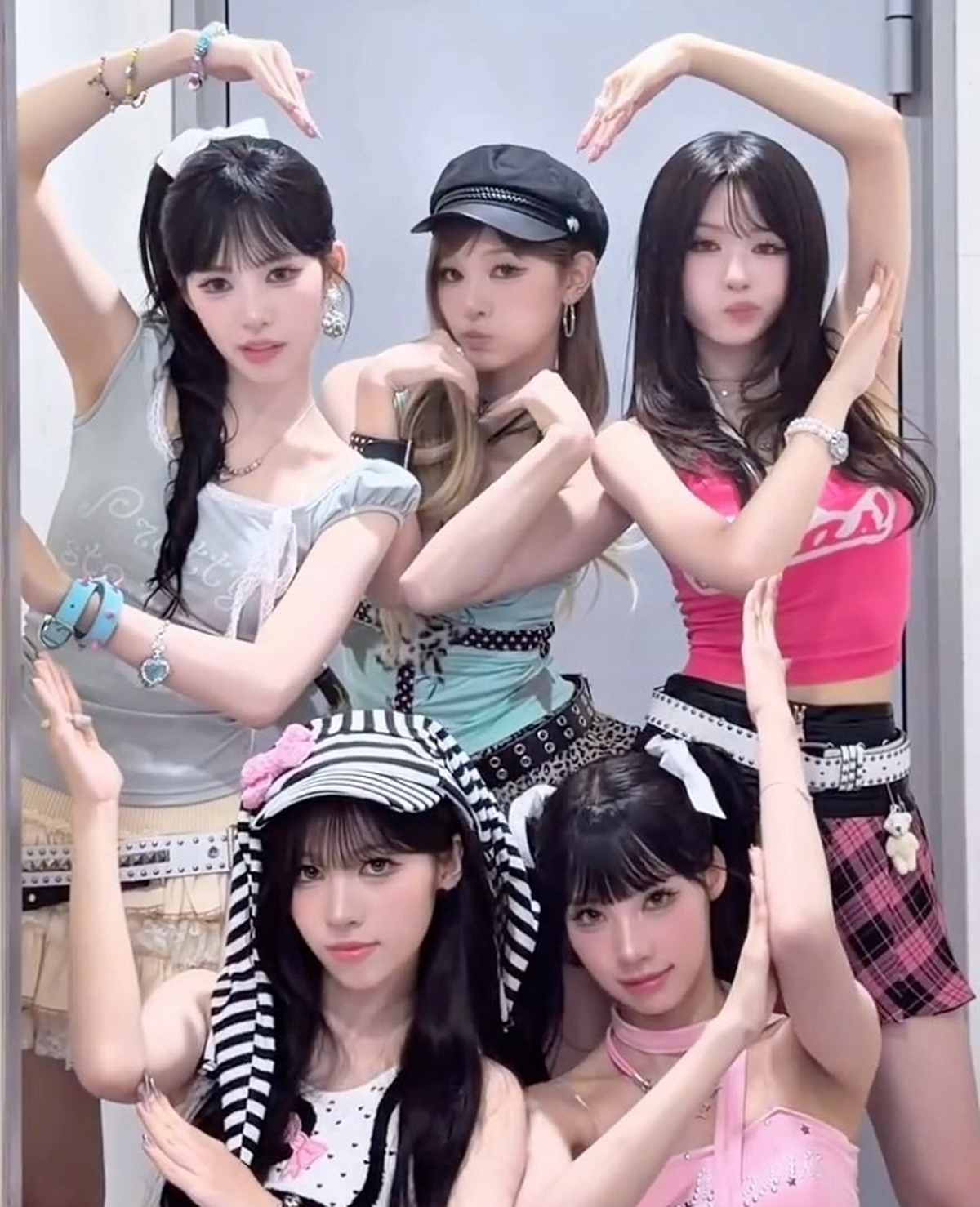 리센느, 카라 '프리티 걸'로 7월 8일 컴백... 핑크빛 갸루 감성 담은 티저 공개