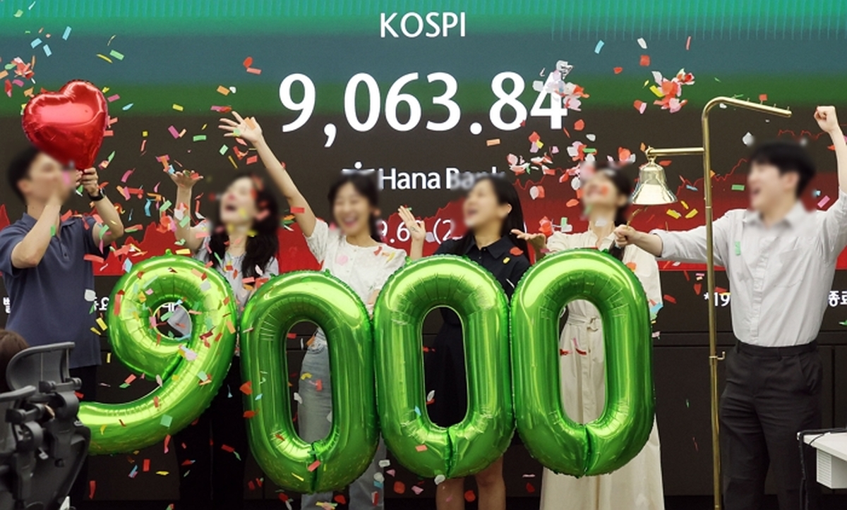 origin_코스피9000선돌파마감증시새역사.jpg