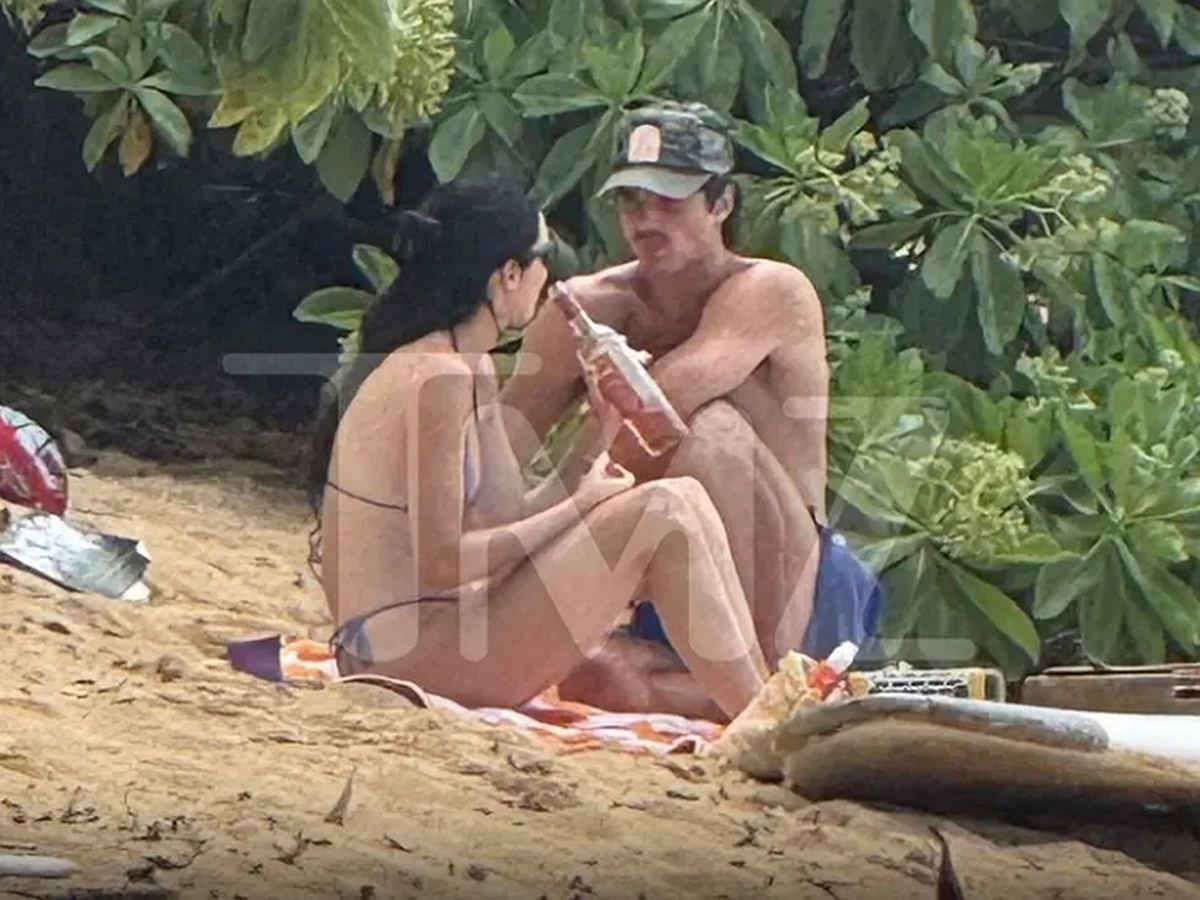 kendall-jenner-jacob-elordi-enjoyed-129000479.jpg