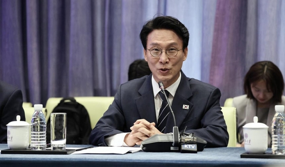 김민석 국무총리가 지난 23일 중국 베이징 칭화대를 방문해 추융 당서기 및 칭화대 법학원장과 면담하고 있다. / 사진=국무총리실