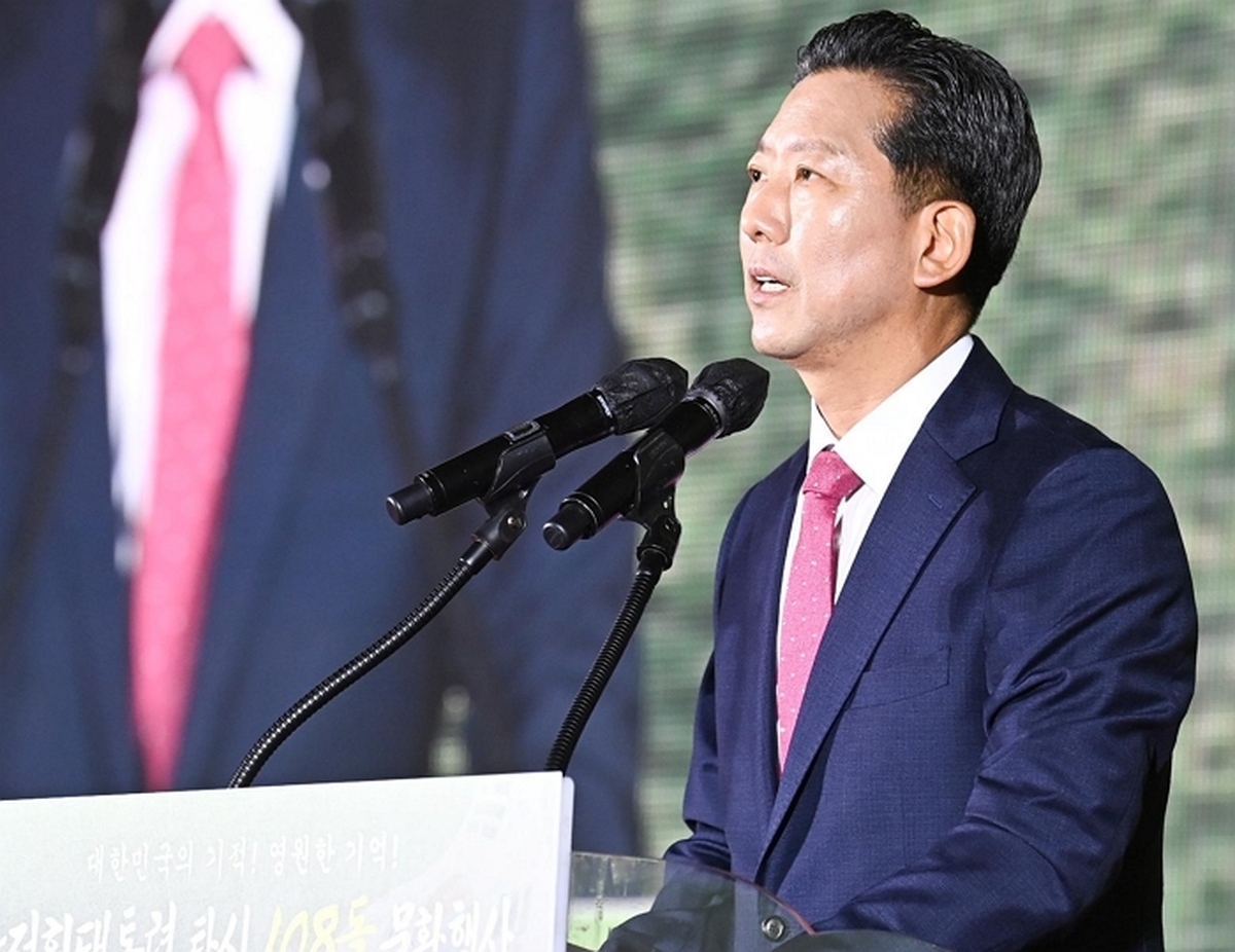 origin_박정희탄신108돌문화행사인사말하는김장호구미시장.jpg