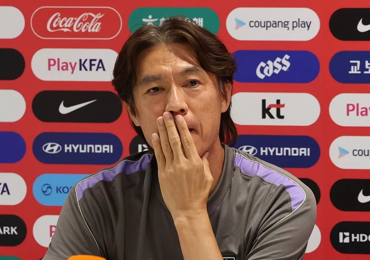 홍명보 대한민국 축구국가대표팀 감독이 25일(현지 시간) 멕시코 과달라하라 인근 대한민국 축구대표팀의 베이스캠프 훈련장인 사포판 치바스 바예 베르데에서 훈련에 앞서 인터뷰를 하고 있다. 2026.6.26 / 뉴스1