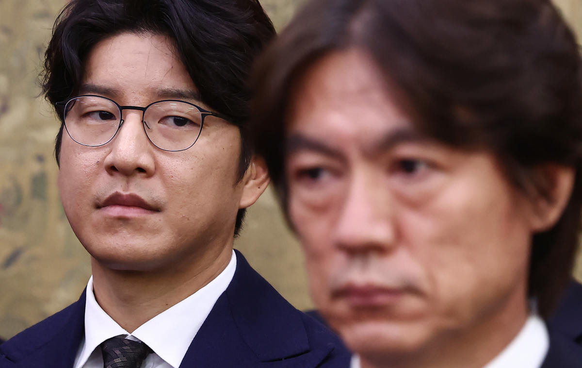 origin_홍명보바라보는박주호.jpg
