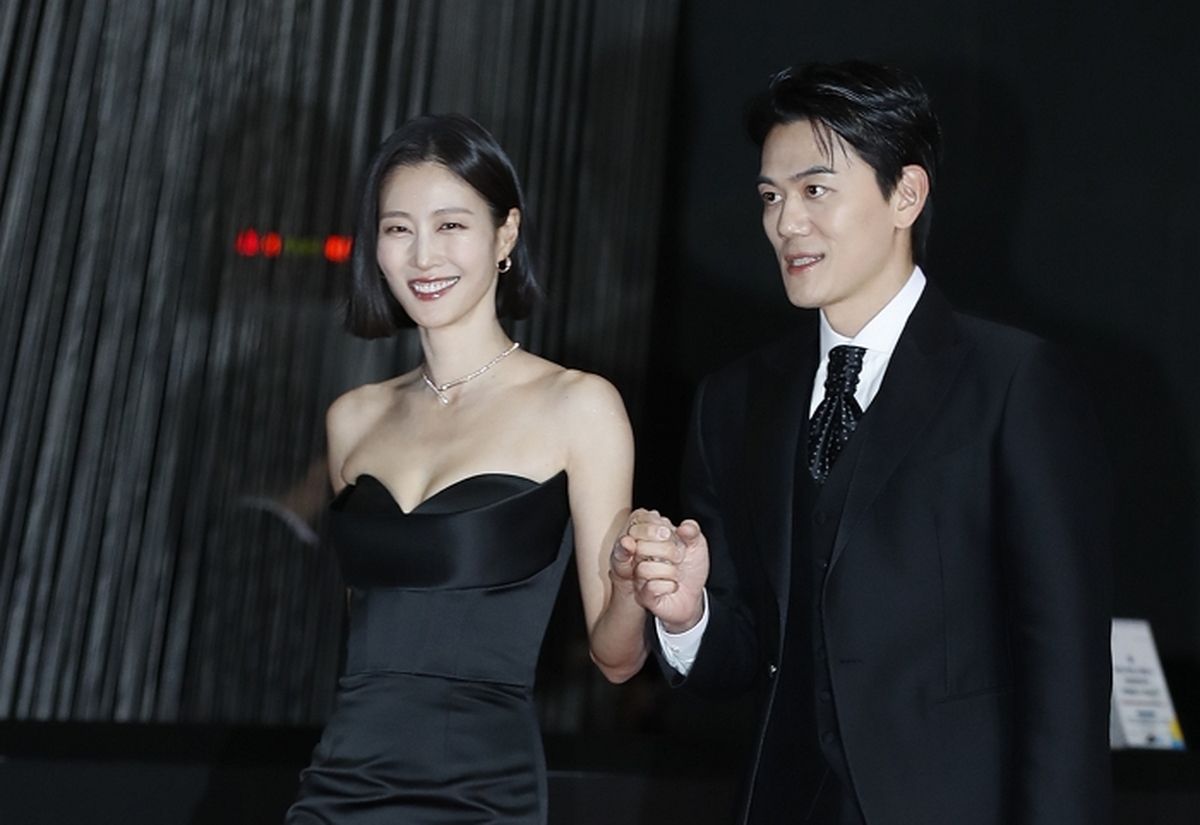 origin_이현이남편손꼭잡고SBS연예대상참석.jpg