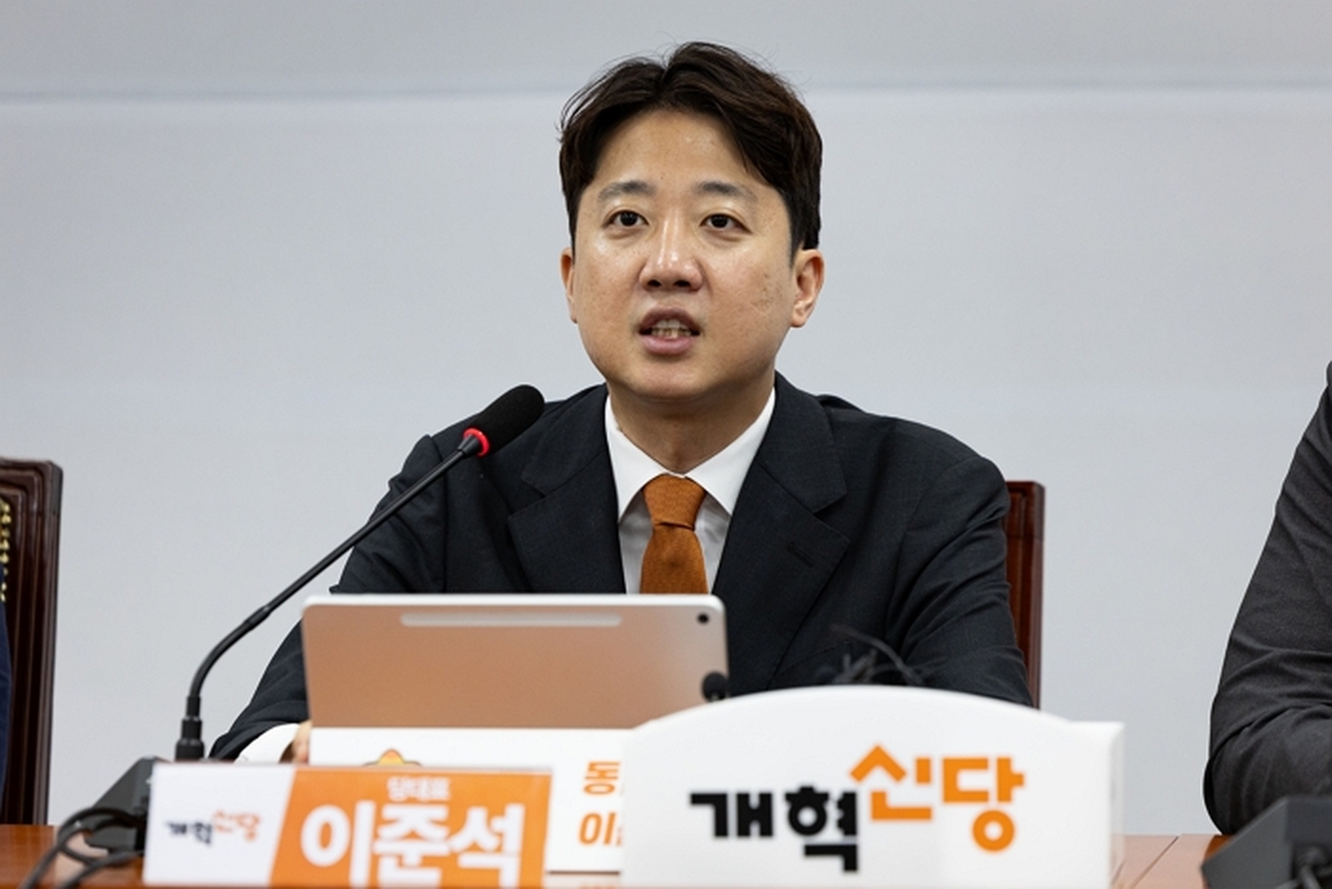 이준석 “엄마 중국인 아니라고 말했다고 혐오주의자?... 웃으면서 중국인이라고 동의해야 하나”