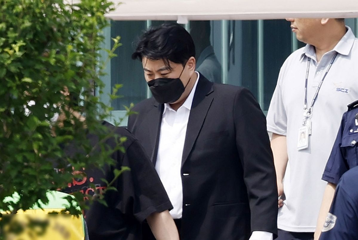 ‘음주 뺑소니’ 김호중, 오늘(30일) 가석방 출소... 향후 행보에 관심 집중