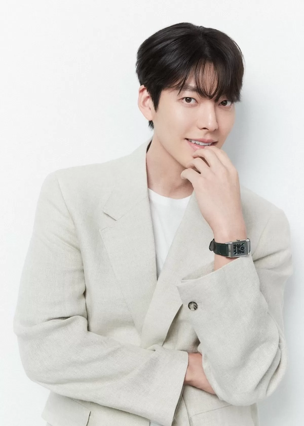 배우 김우빈