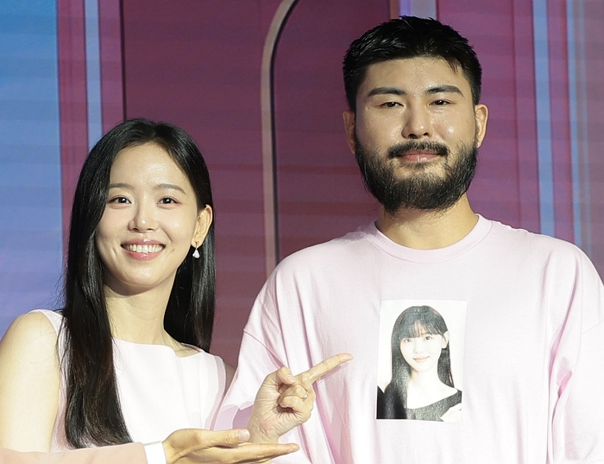 origin_강한나입은카더카든따뜻한썸메이커.jpg