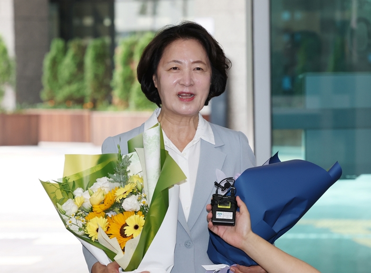 origin_첫출근하는추미애도지사.jpg