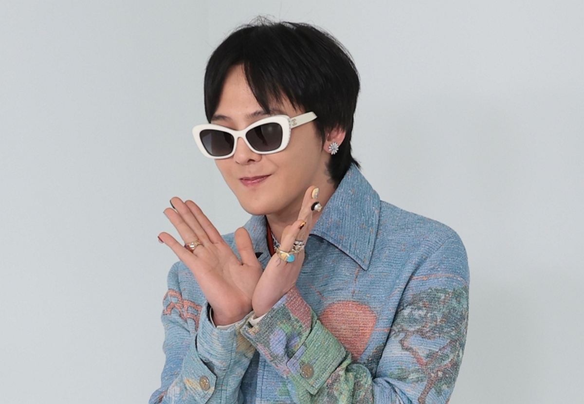origin_지드래곤꽃받침포즈.jpg
