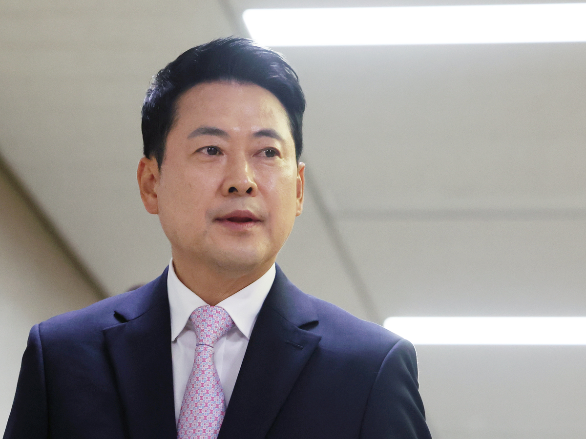 origin_기자회견위해이동하는장동혁대표.jpg