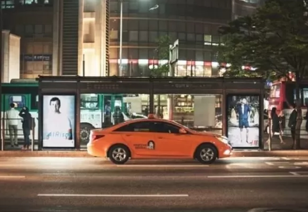 새벽 강남 도로에 누워 있던 40대 만취 남성, 택시에 치여 사망... 운전자 입건