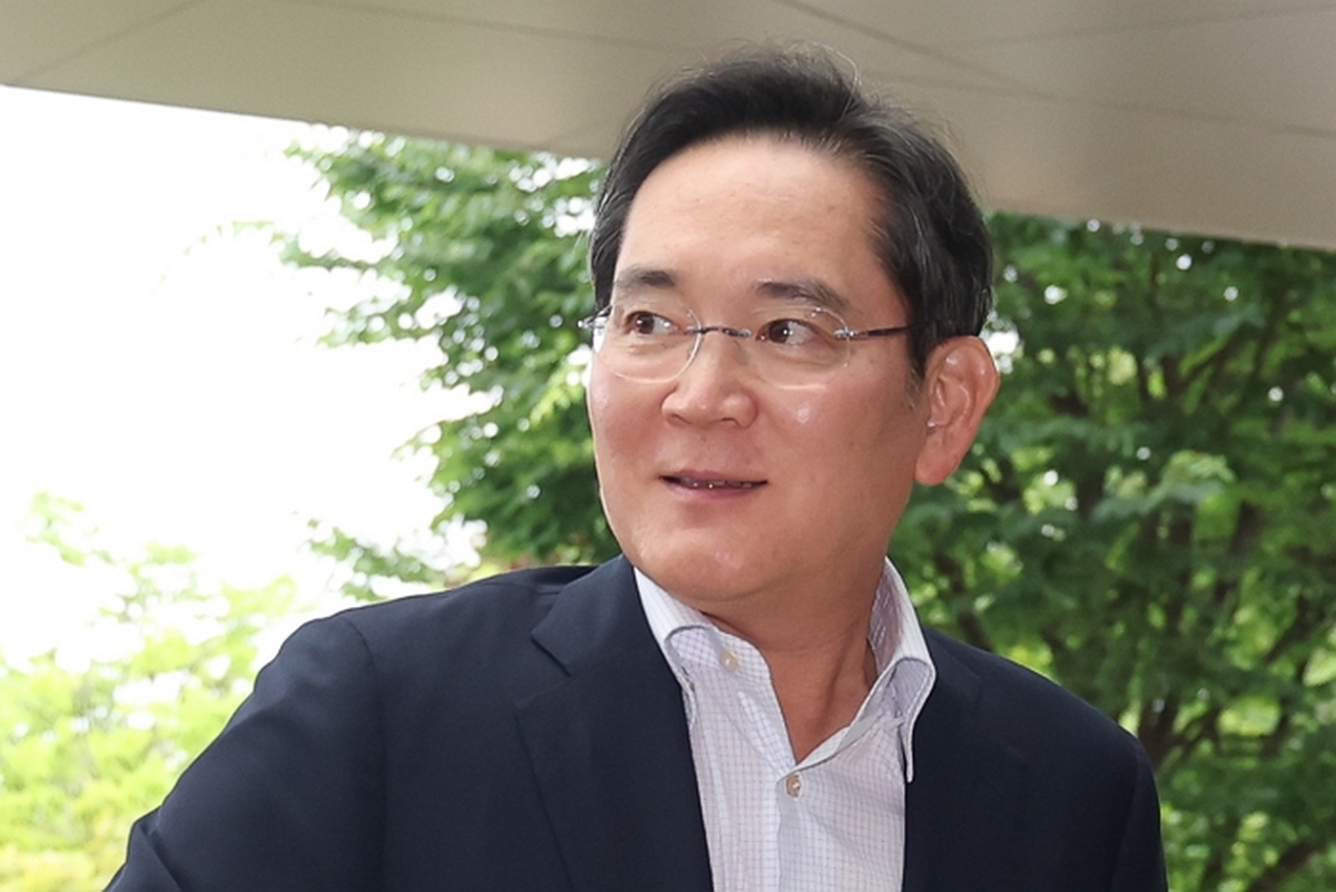 origin_미국향하는이재용회장.jpg