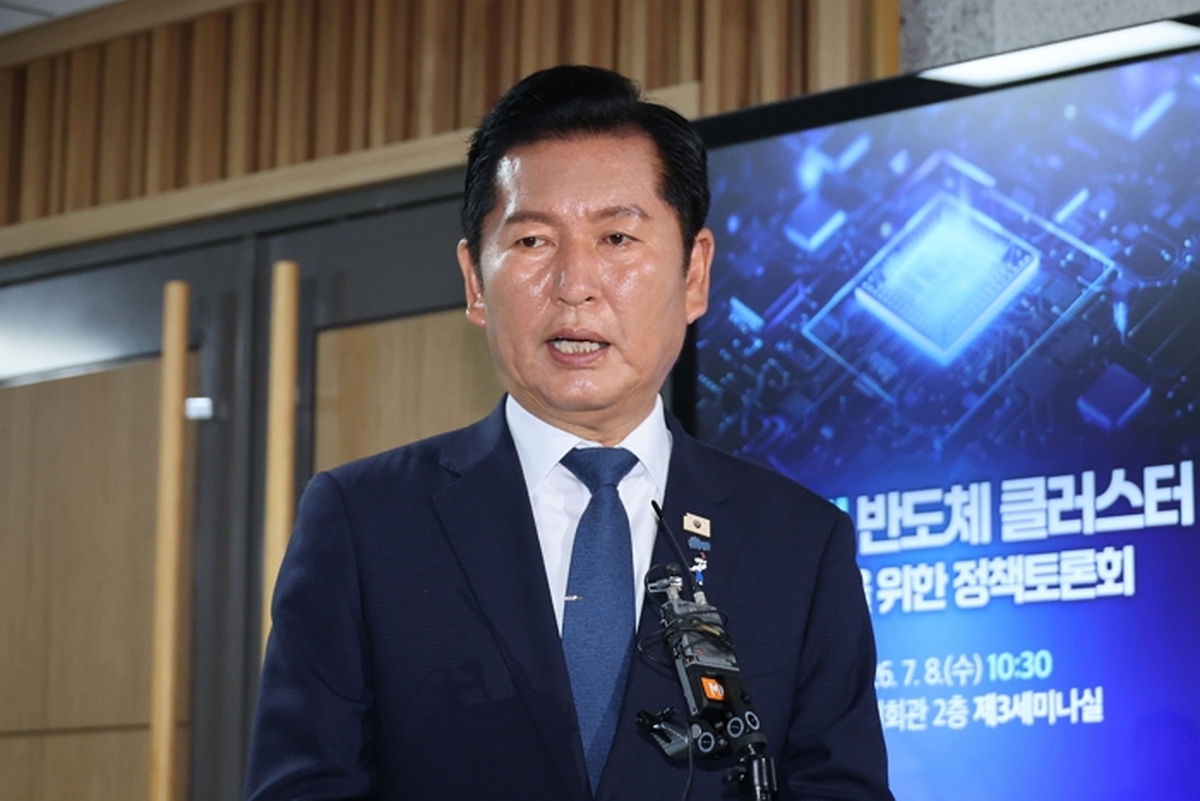 origin_취재진만난정청래전대표.jpg