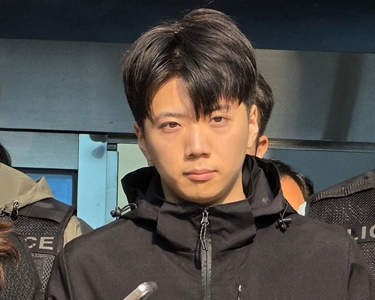 origin_신상공개후검찰송치되는장윤기.jpg