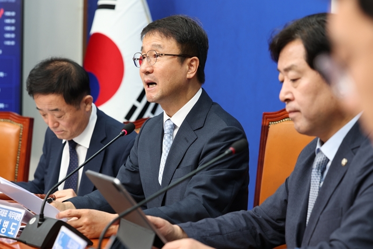origin_최고위원회의서모두발언하는한병도.jpg