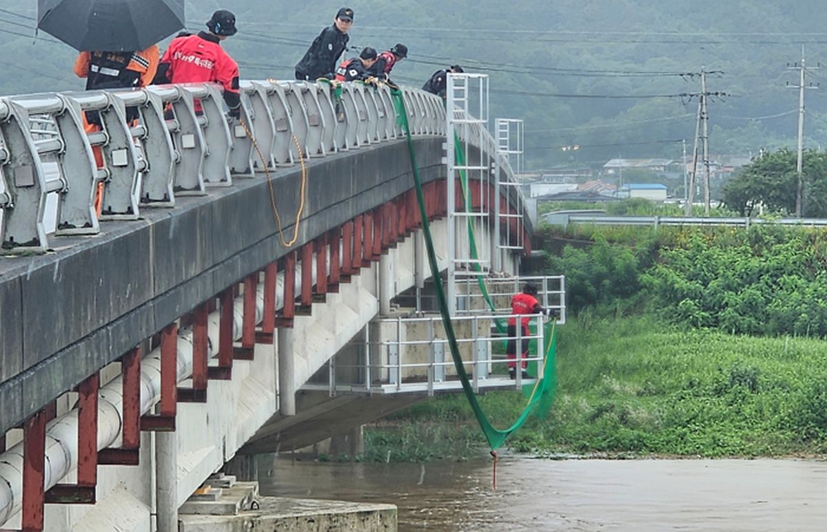 경북 영주서 급류에 휩쓸린 70대... 사흘째 수색 난항