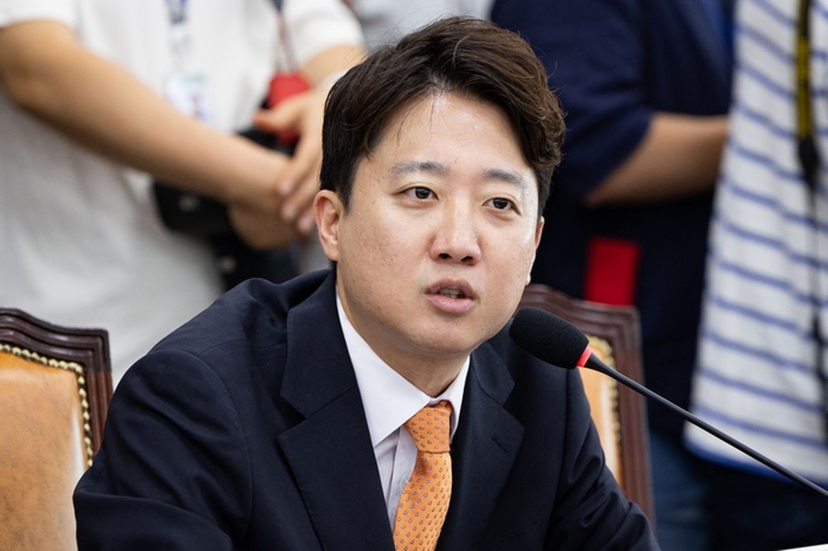 이준석, 정이한 ‘테러 자작극’ 논란에 “국힘 개입 가능성... 불나방처럼 설치다 불탈 것”