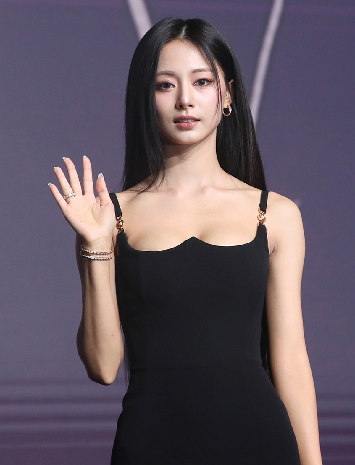 origin_쯔위더이상소녀가아니에요.jpg