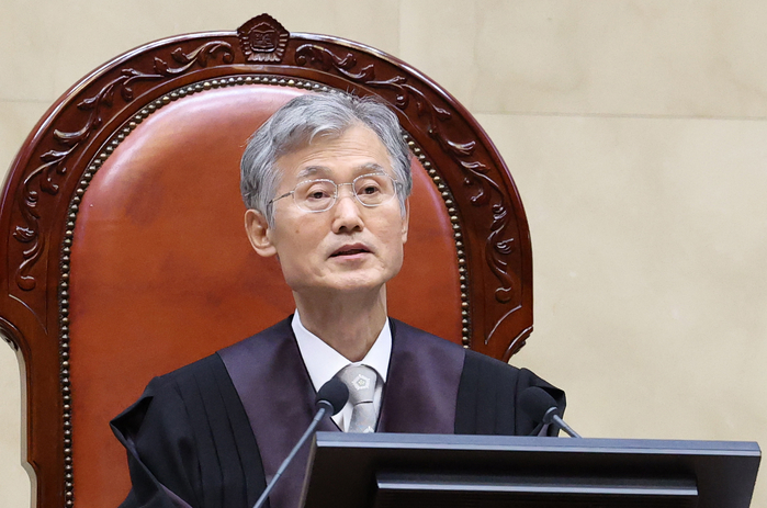 조희대 대법원장 의전 차량, 민간 차량과 교통사고... 운전자 등 3명 부상