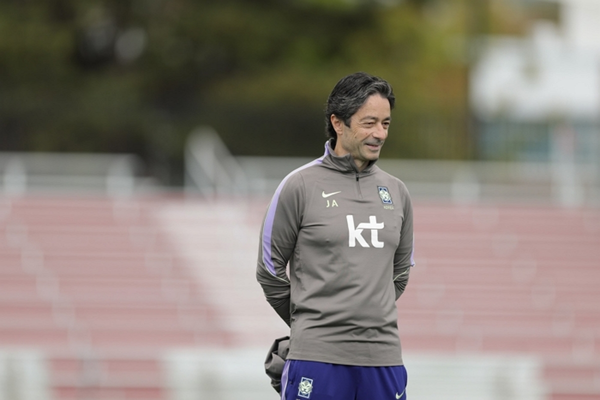 탈락했는데 갑자기 1953년 언급?... 아로소 코치 작별 인사에 축구 팬들 당황한 이유