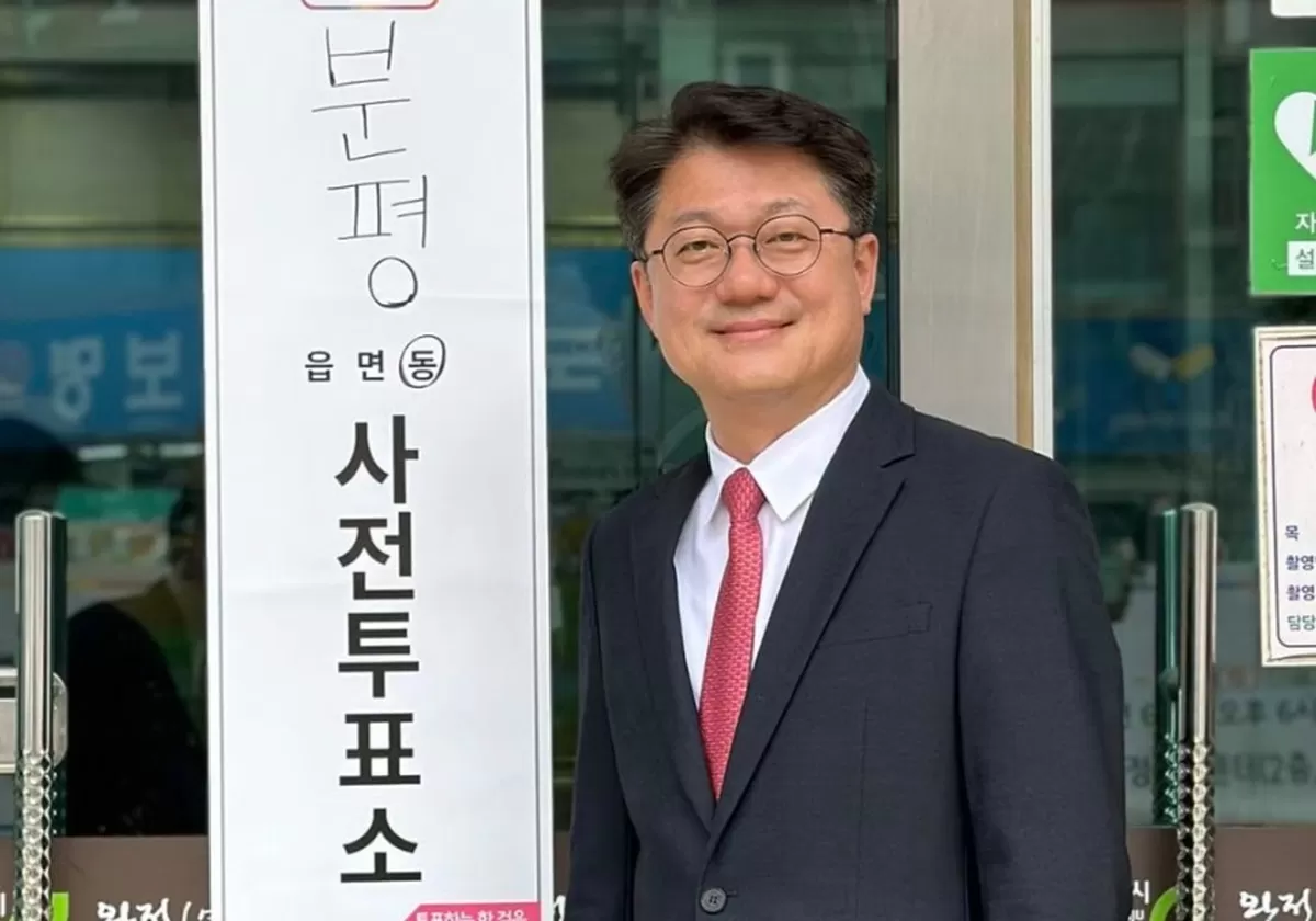 “미혼이라 불륜 없다”며 아동성매매 혐의 시의원 옹호해 논란 일은 김진모 당협위원장 사퇴