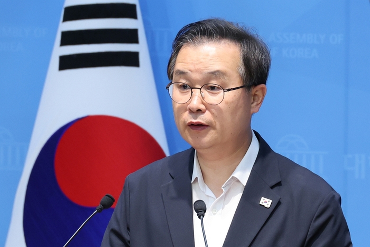 origin_기자회견하는이건태민주당의원.jpg