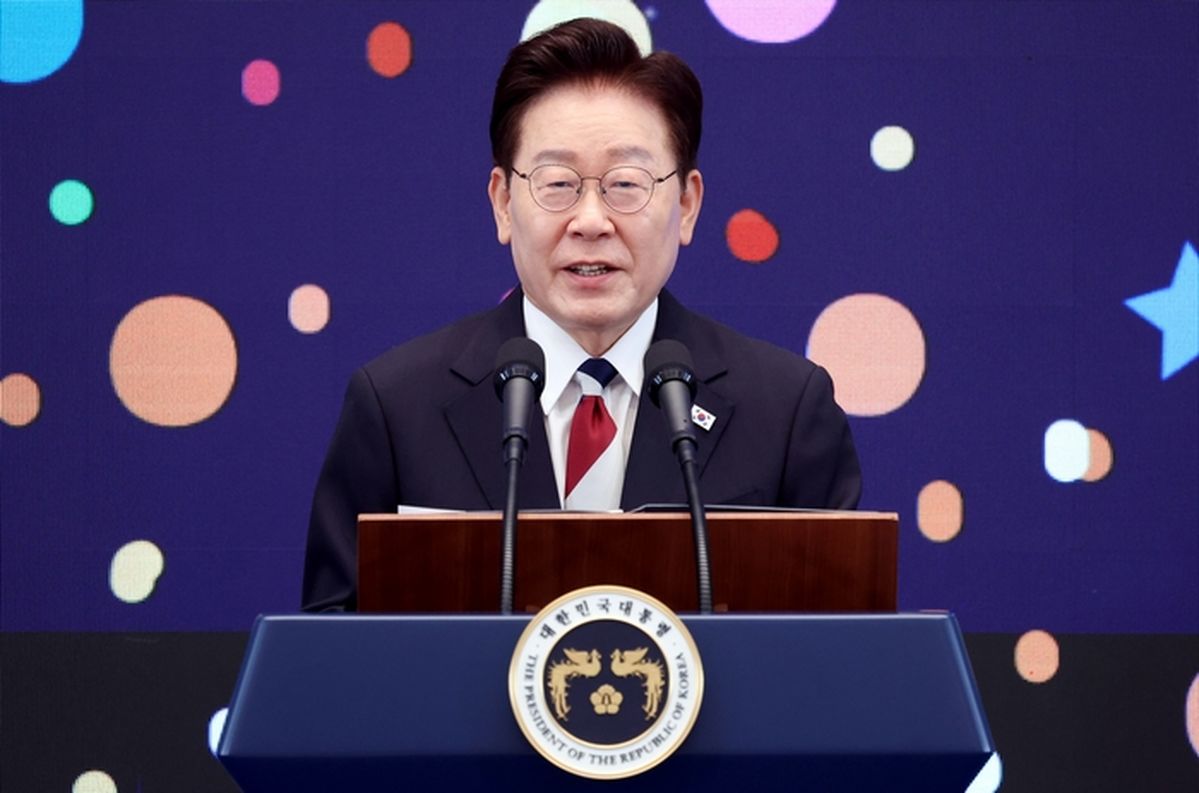 李대통령 “민주당 전대 기탁금 종전 수준으로... 돈 때문에 선거 못 나가는 건 슬픈 일”